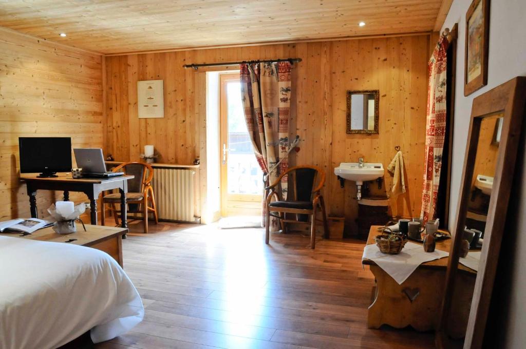 Bed and Breakfast La Ferme d'Emilienne à Sallanches Chambre photo